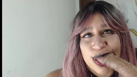 valen_ross7 online show from March 11, 5:05 pm