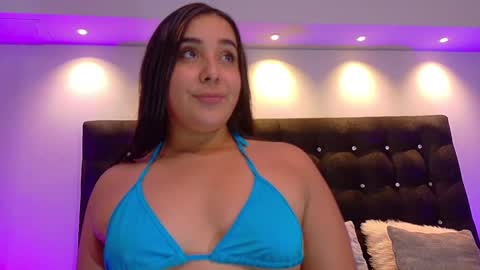 Snapshot of valen_scott_ chatting on February 5, 4:36 pm Valen Scott online show from February 5, 4:36 pm