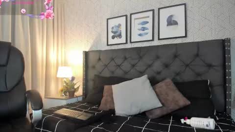 Valen online show from November 13, 12:52 pm