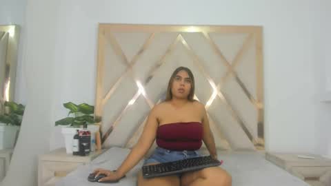 valentinaasm online show from March 27, 12:17 pm