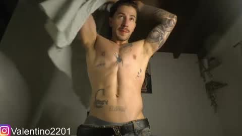 Valentino - 15 OFF valentino2201 online show from April 13, 1:32 am