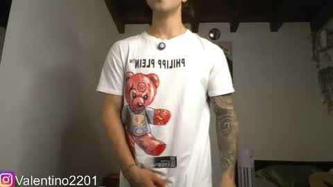 Valentino - 15 OFF valentino2201 online show from April 9, 1:20 am