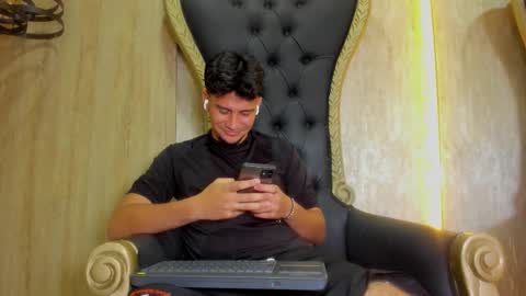 VALENTINO online show from March 5, 10:41 pm