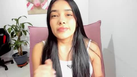 valeria_miller69 online show from October 28, 1:45 pm