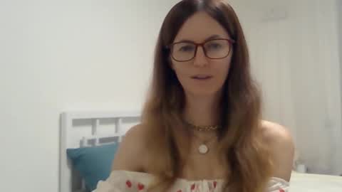 Snapshot of valerie_rose777 chatting on October 12, 8:54 pm valerie_rose777 online show from October 12, 8:54 pm
