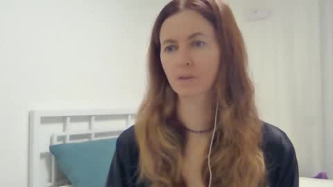 Snapshot of valerie_rose777 chatting on October 31, 8:31 pm valerie_rose777 online show from October 31, 8:31 pm