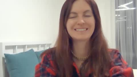 Snapshot of valerie_rose777 chatting on February 8, 9:57 pm valerie_rose777 online show from February 8, 9:57 pm