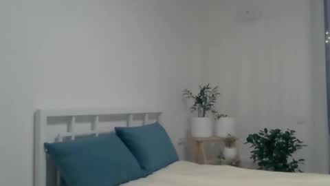 Snapshot of valerie_rose777 chatting on February 16, 6:54 pm valerie_rose777 online show from February 16, 6:54 pm