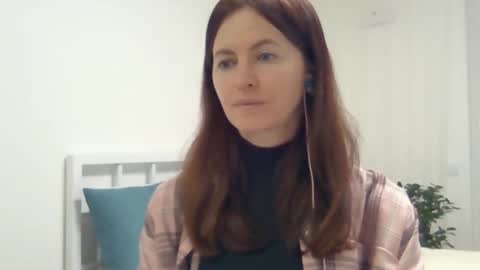 Snapshot of valerie_rose777 chatting on February 22, 7:03 pm valerie_rose777 online show from February 22, 7:03 pm