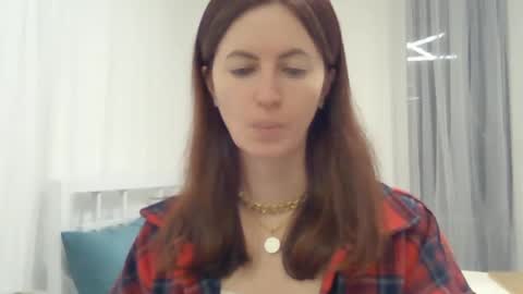 Snapshot of valerie_rose777 chatting on January 1, 5:11 pm valerie_rose777 online show from January 1, 5:11 pm