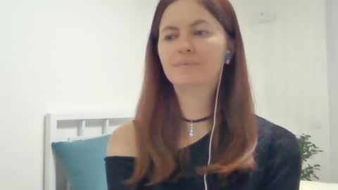 Snapshot of valerie_rose777 chatting on February 21, 7:21 pm valerie_rose777 online show from February 21, 7:21 pm