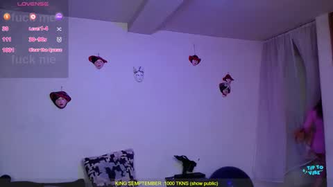 Snapshot of valerie_smile chatting on September 16, 5:21 am Valerie online show from September 16, 5:21 am