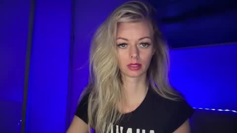 Valerie  online show from April 27, 11:08 am