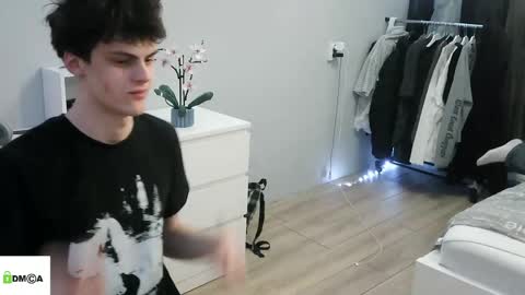 valesios online show from April 20, 9:29 pm