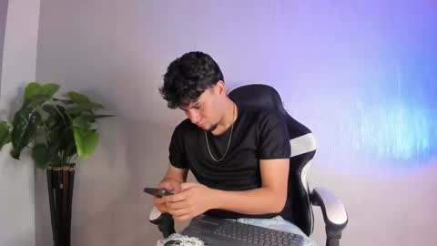 Valentino online show from March 23, 12:10 pm