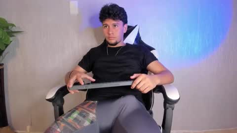 Valentino online show from March 27, 9:38 pm