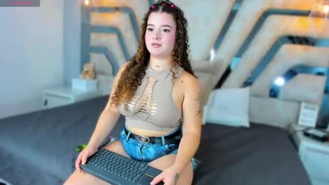 Welcome to Valesse Room online show from April 17, 3:53 am