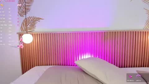 valleriie_ online show from May 7, 4:57 pm