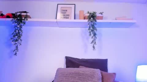 vamp  online show from November 11, 1:19 am