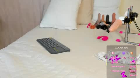 V A N E  online show from April 16, 2:44 am