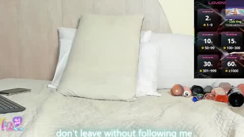 V A N E  online show from March 28, 3:19 am