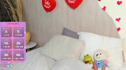 V A N E  online show from February 26, 3:10 am