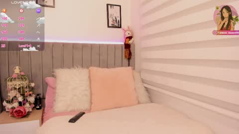 vanesa_moon_ online show from April 23, 11:50 pm