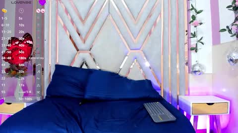vanesaa_mejia online show from November 12, 4:15 am