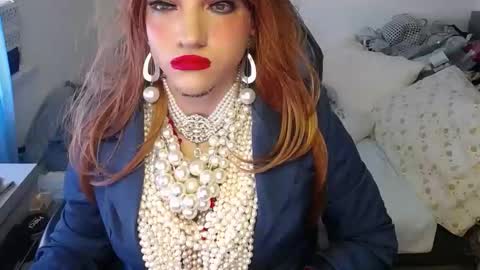 Snapshot of vanesacrossri chatting on October 22, 8:28 am vanesacrossri online show from October 22, 8:28 am