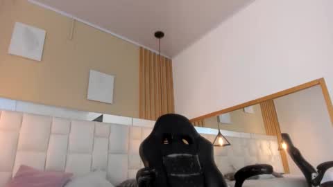 Vanessa online show from November 7, 1:02 pm