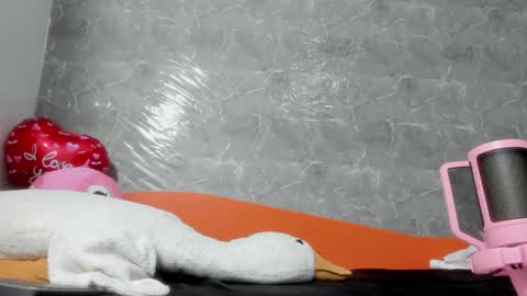 vanessaadol online show from March 10, 8:50 am