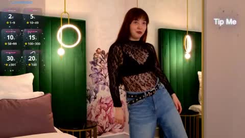 Vanessa online show from April 8, 3:15 pm