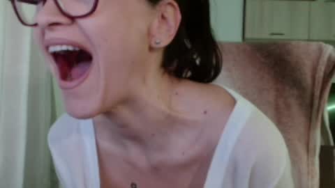 Vanessa online show from April 9, 2:12 pm