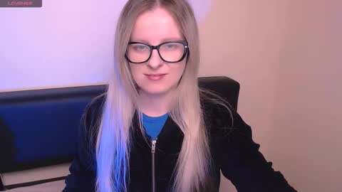 Mia online show from October 23, 6:48 am