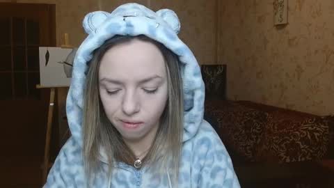 Snapshot of vanillamuffin chatting on October 20, 5:34 am VanillaMuffin online show from October 20, 5:34 am