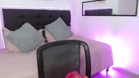 vane online show from February 19, 9:58 pm