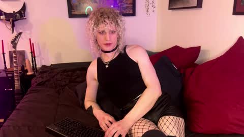 vantablossom online show from December 22, 4:41 am