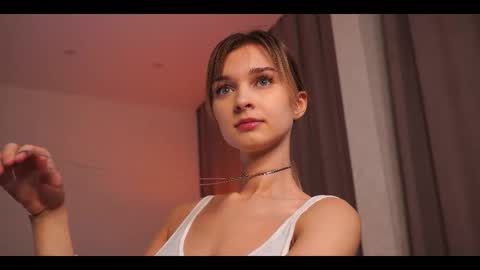 Snapshot of variety_moments chatting on October 4, 3:32 pm Heeeeey Im Hanna the art of tease online show from October 4, 3:32 pm