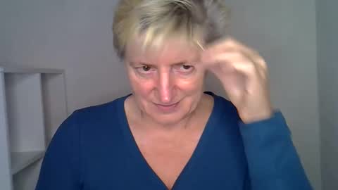 vea_motty online show from December 17, 11:39 am