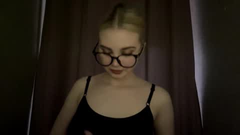 Monika online show from December 21, 1:39 pm