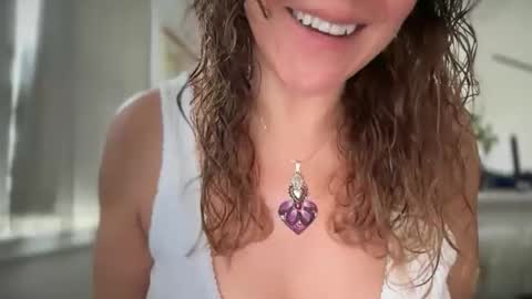 Velvet online show from February 3, 5:50 pm