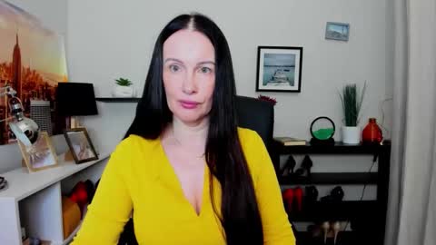 Snapshot of velvet_jasmine chatting on October 14, 5:32 am Jasmine online show from October 14, 5:32 am