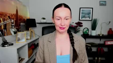 Snapshot of velvet_jasmine chatting on September 19, 5:44 am Jasmine online show from September 19, 5:44 am