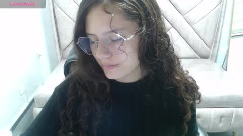 velvet_moon_v online show from February 2, 8:05 pm