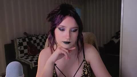 Violet online show from May 12, 12:47 pm