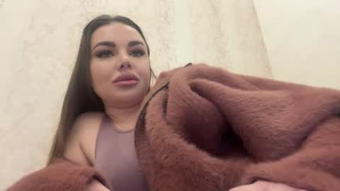 Ellie online show from April 15, 7:58 pm