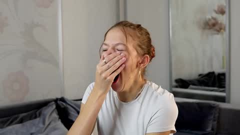 Kelly online show from September 24, 7:37 am