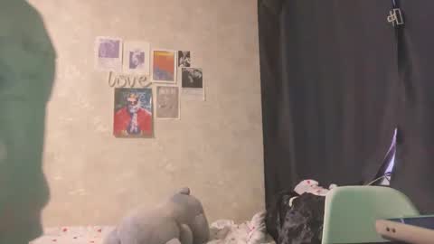 M i l a n a online show from March 4, 12:35 pm