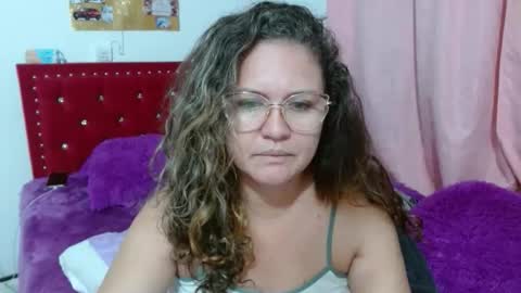 venecasexy44 online show from April 18, 9:22 am