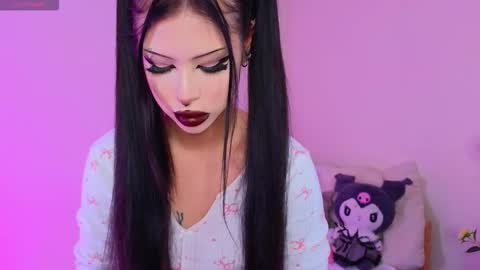 Snapshot of venomeowww_ chatting on September 27, 3:26 am Vivian online show from September 27, 3:26 am